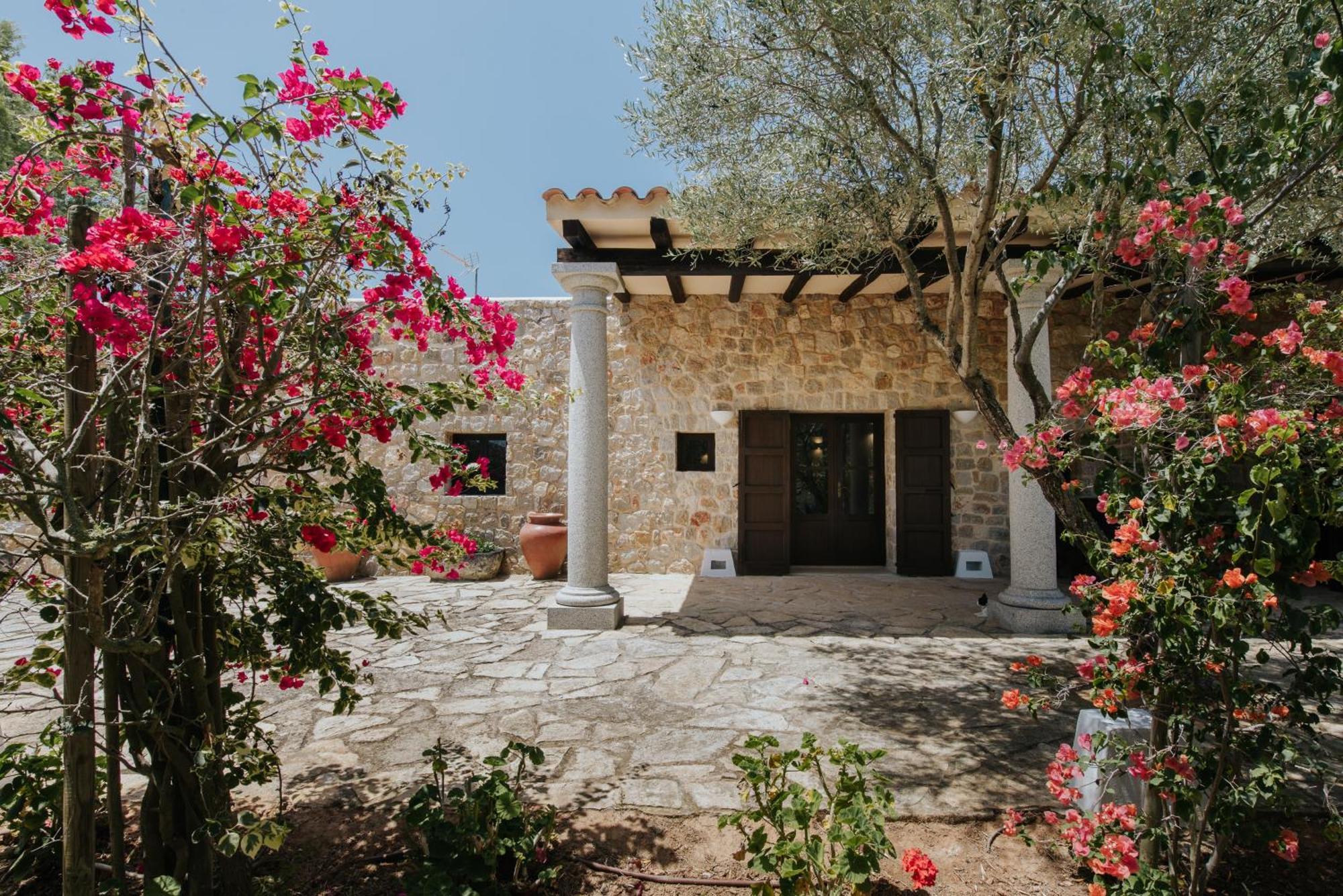 Villa & Guesthouse Paissa D'En Bernat Cala Tarida  Exterior photo