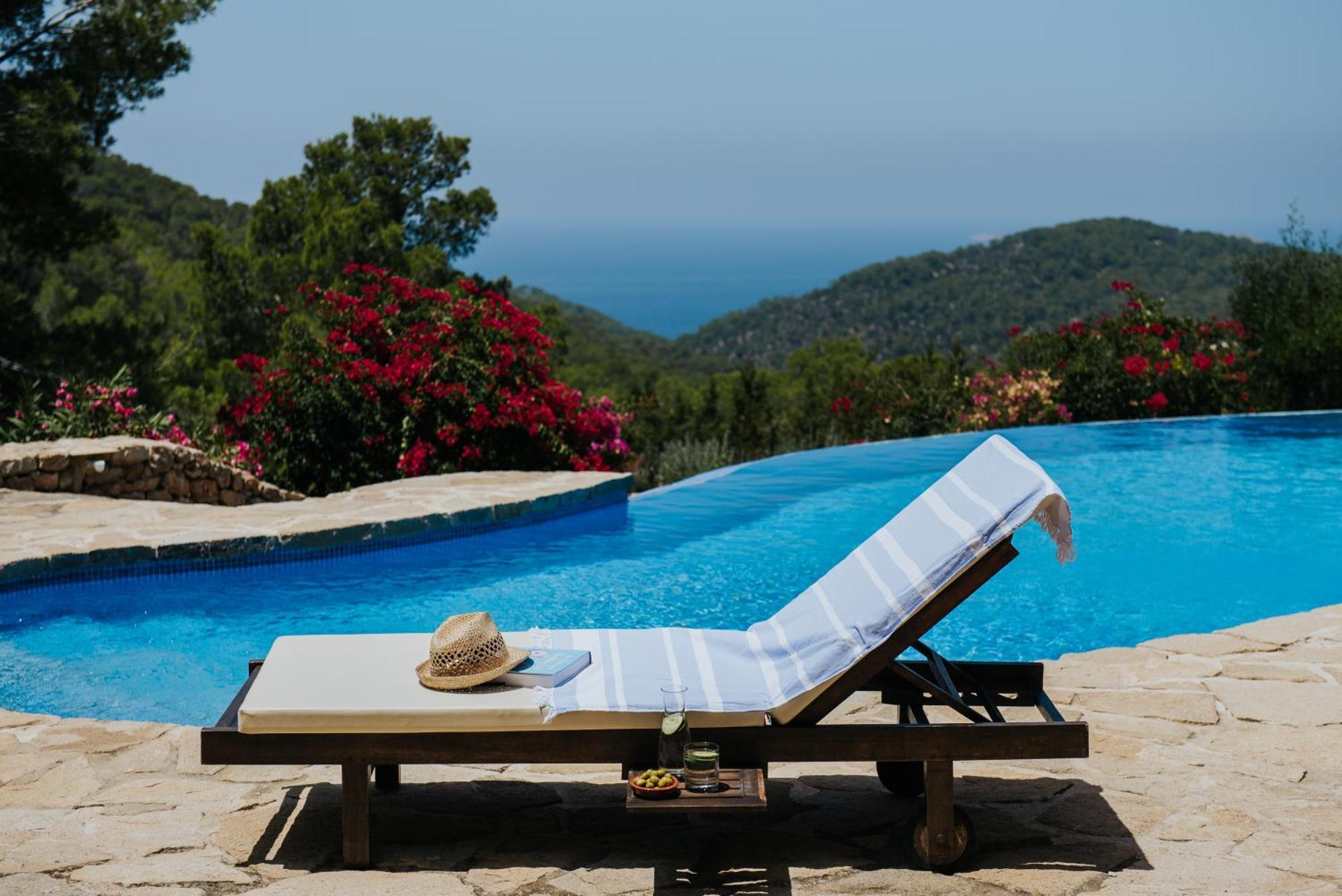Villa & Guesthouse Paissa D'En Bernat Cala Tarida  Exterior photo